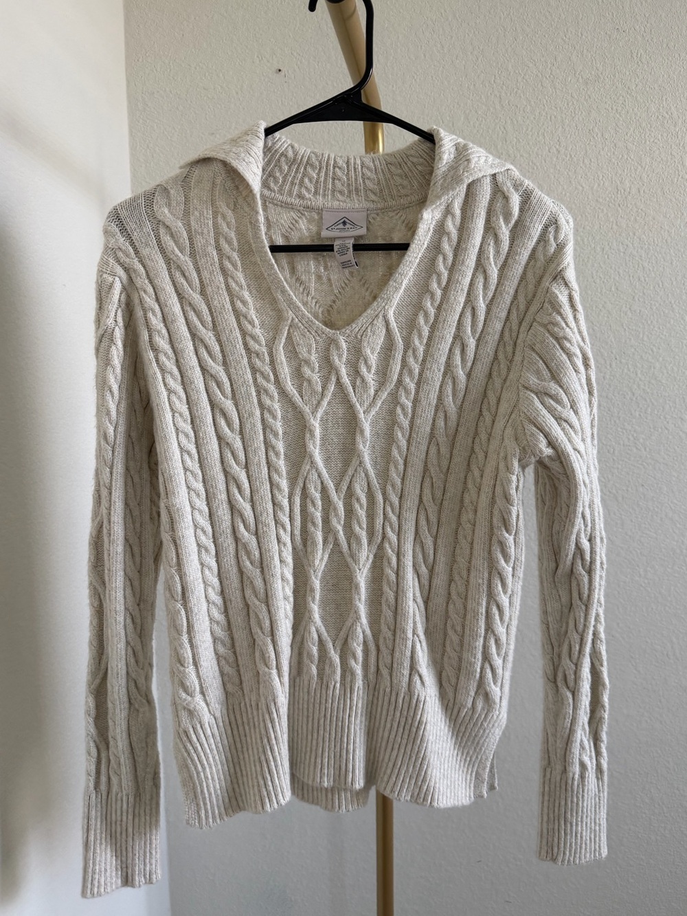 St. Johns Bay Cable Knit Sweater - M